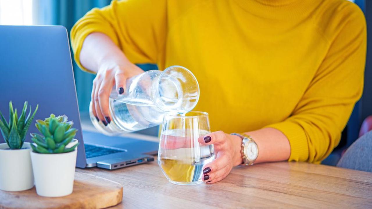 Minum Banyak Air Putih
