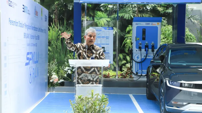 Peresmian Stasiun Pengisian Kendaraan Listrik Umum (SPKLU) di Kantor Pusat BRI, Jakarta Pusat pada Selasa (25/10)