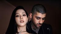 Jisoo Blackpink dan Zayn Malik resmi merilis single anyar "Eyes Closed." Lagu ini langsung trending di mesin pencarian Google dan panen pujian netizen. (Foto: Dok. YouTube Jisoo)