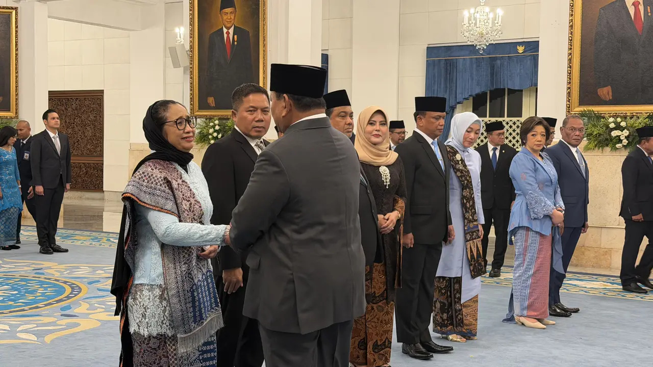 Nanik S Deyang menangis terharu usai dilantik Presiden Prabowo Subianto menjadi Kepala BGN.