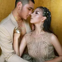 Gaya pasangan pesinetron ini memang selalu jadi sorotan perhatian. (Sumber foto: giorgino_abraham/instagram)