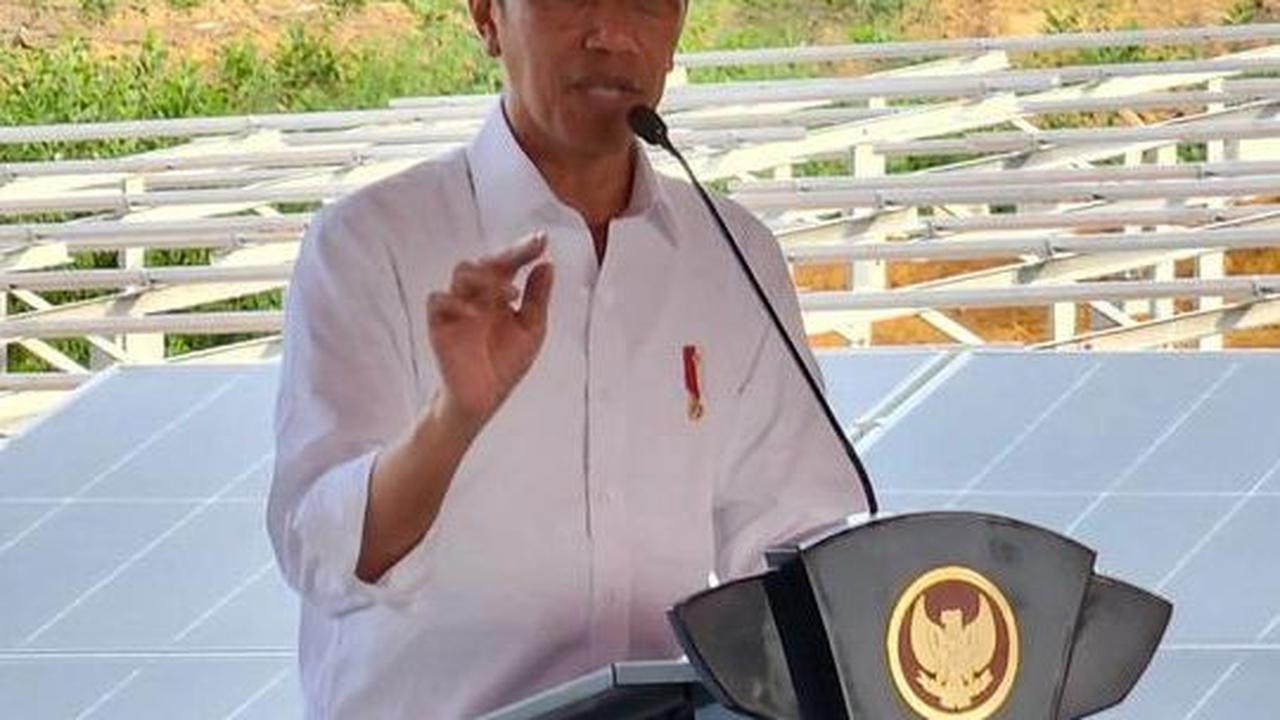 "Ini adalah pionir PLTS di IKN, kapasitasnya masih bisa dinaikkan kalau memang dibutuhkan," ujar Jokowi.