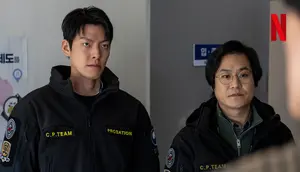 Kim Woo Bin dan Kim Sung Kyun dalam film Korea Officer Black Belt. (Netflix via Soompi)