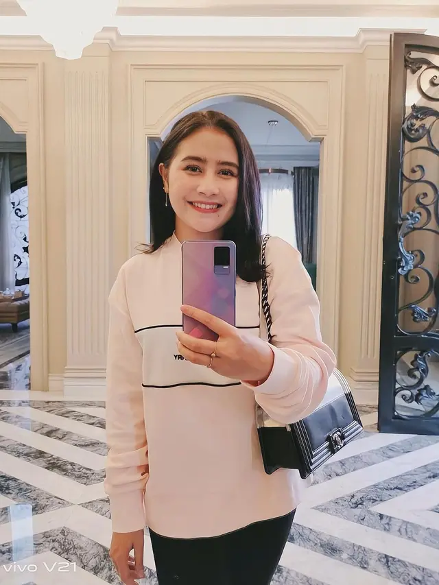 Prilly Latuconsina (Instagram/prillylatuconsina96)