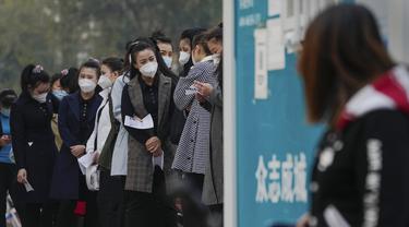 China Mulai Berikan Vaksin COVID-19 Hirup