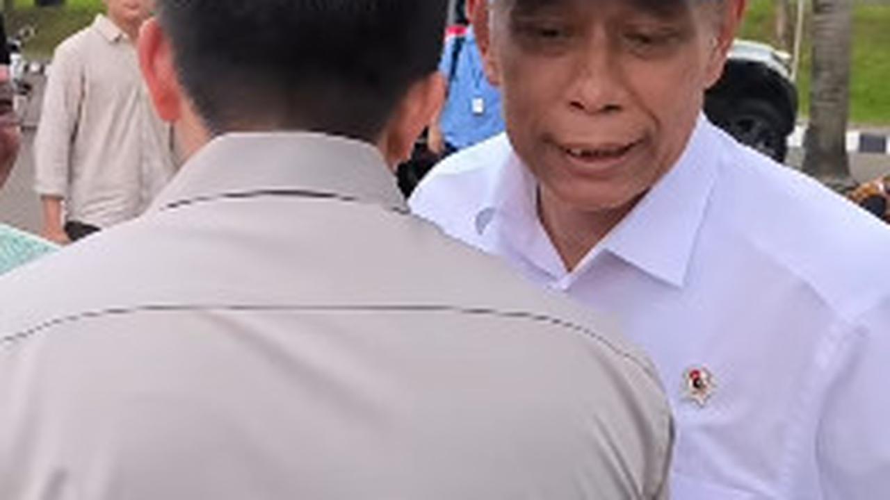 Bisik-bisik Wamen Eks Aktivis, Seskab Teddy saat Bertemu Langsung Beri Hormat