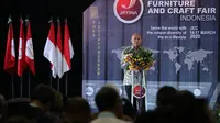 Menteri Koperasi dan UKM Teten Masduki saat membuka Jogja International Furniture and Craft Fair Indonesia (JIFFINA 2020), Sabtu (14/3/2020). (Dok Kemenkop dan UKM)