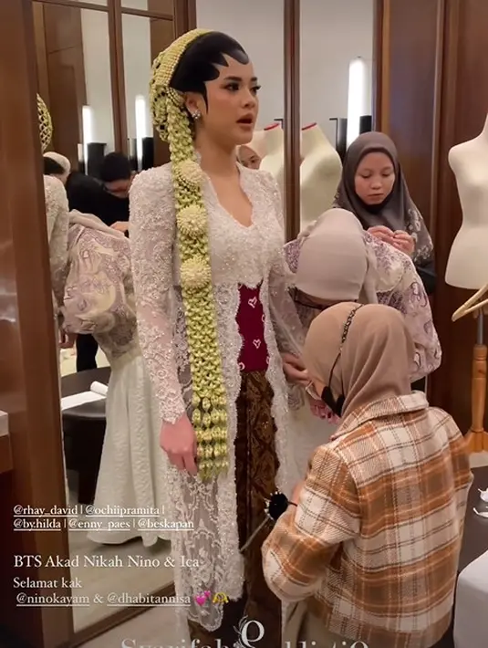 Berbalut adat Jawa, Dhabitannisa Auni tampil cantik mengenakan kebaya kutubaru putih [@syarifaheldistio]