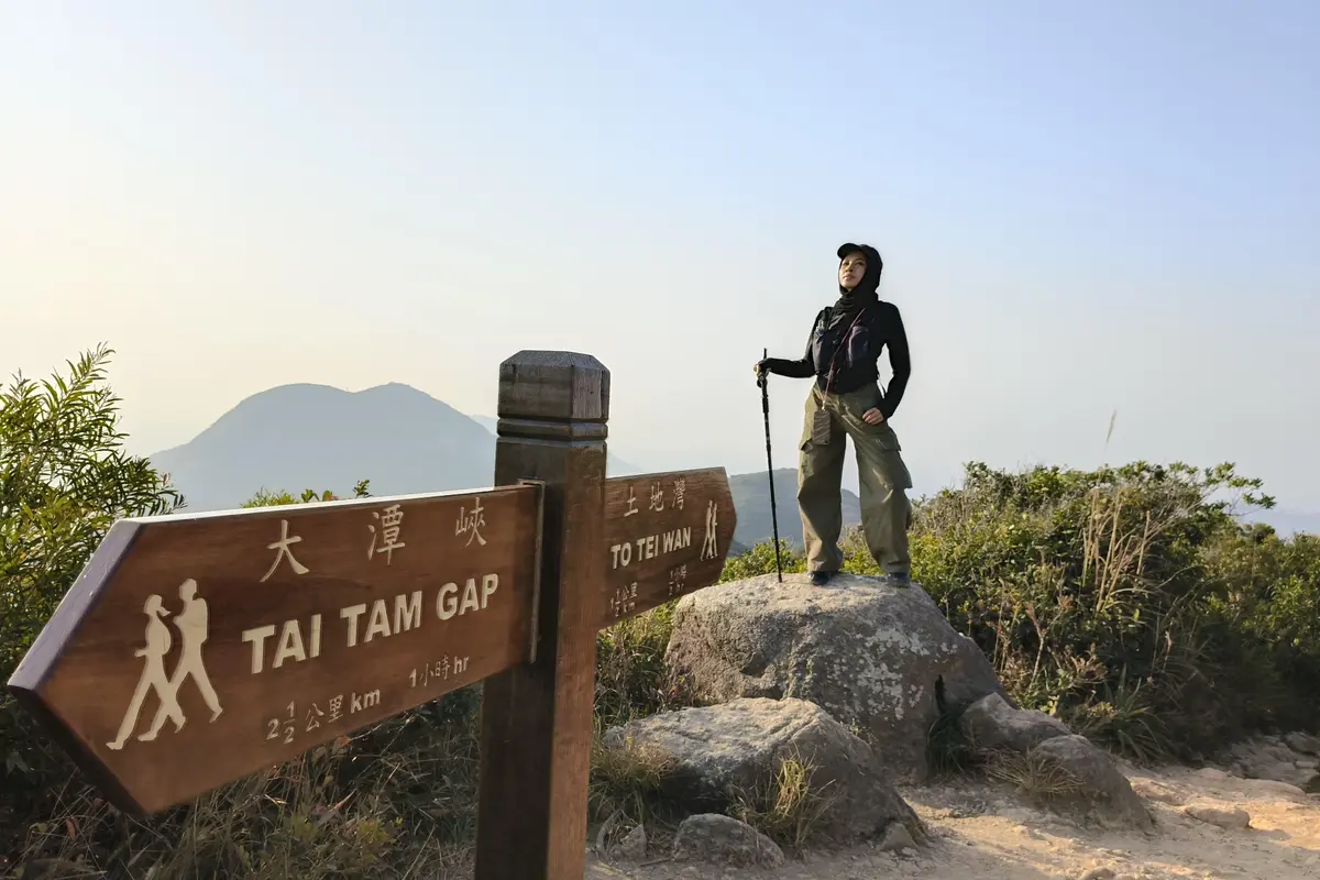 Destinasi Hiking Terbaik dan Ramah Pemula di Hong Kong: Dragon's Back dan High Island Geo Trail