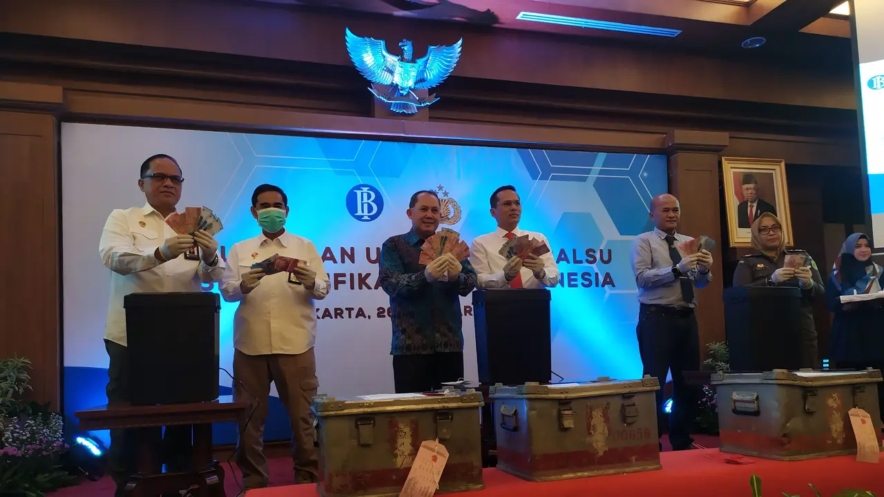 Bareskrim Polri bekerjasama dengan Bank Indonesia (BI) memusnahkan uang palsu sebanyak 50.087 lembar.