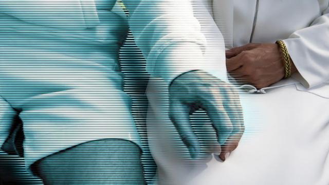 Wanita Pertama Nikahi Hologram