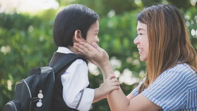 Tips agar ibu bisa melepas anak/copyright Shutterstock.com