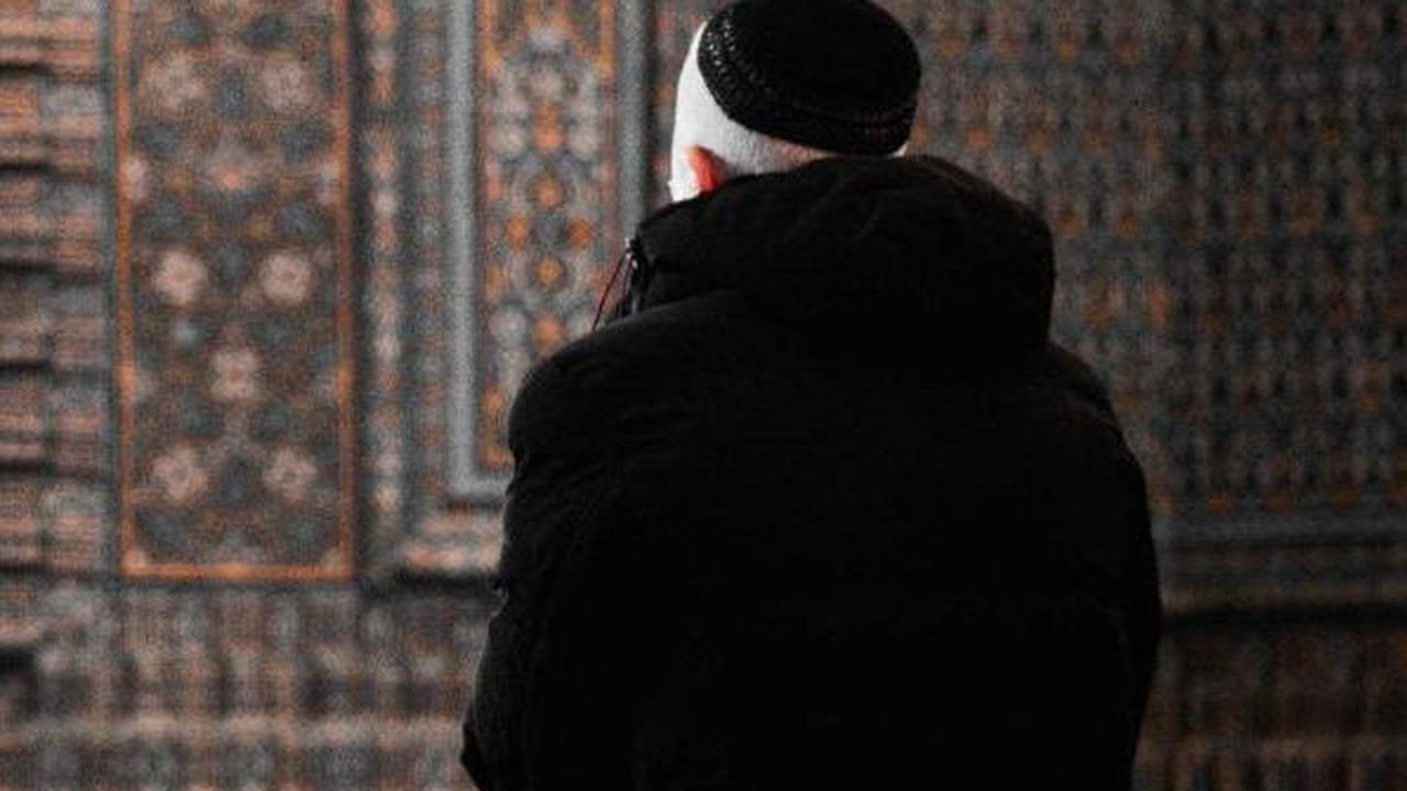Bacaan Doa Setelah Sholat Fardhu Singkat, Lengkap Beserta Artinya