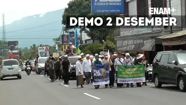 Ratusan Santri pejalan kaki peserta demo 2 Desember tiba di Garut, mereka abertekad tiba di Jakarta sebelum tanggal 2 Desember
