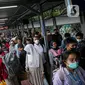 Eva Chairunisa mengatakan angka penumpang yang tiba di area Daop 1 Jakarta mulai mengalami peningkatan, di mana secara total pada hari ini terdapat sekitar 40 ribu pengguna yang tiba. (Liputan6.com/Faizal Fanani)