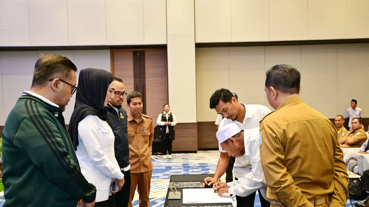 Wakil Ketua DPR Sari Yuliati menghadiri penandatanganan perjanjian kerja sama dan pakta integritas dengan Balai Besar Wilayah Sungai Nusa Tenggara I dengan kelompok Perkumpulan Petani Pemakai Air (P3A) di Mataram. (Istimewa)