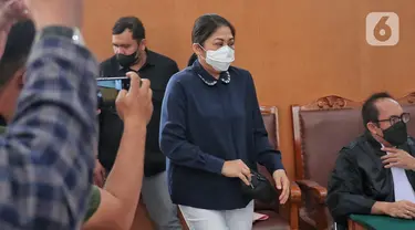 Terdakwa kasus pembunuhan Brigadir J, Putri Candrawathi akan mengikuti sidang di Pengadilan Jakarta Selatan, Rabu (11/1/2023). Dalam sidang tersebut Putri Candrawathi diperiksa sebagai terdakwa dalam perkara pembunuhan berencana Brigadir Nofriansyah Yosua Hutabarat alias Brigadir J. (Liputan6.com/Angga Yuniar)