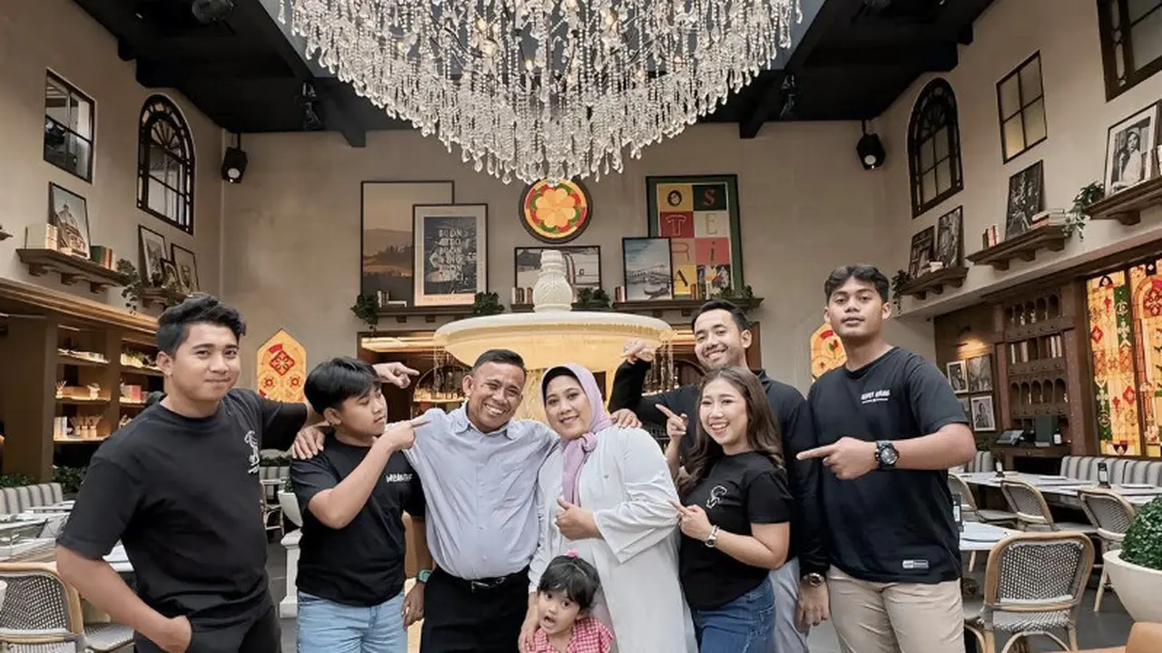Potret keluarga Kiky Saputri (Sumber: Instagram/kikysaputrii)