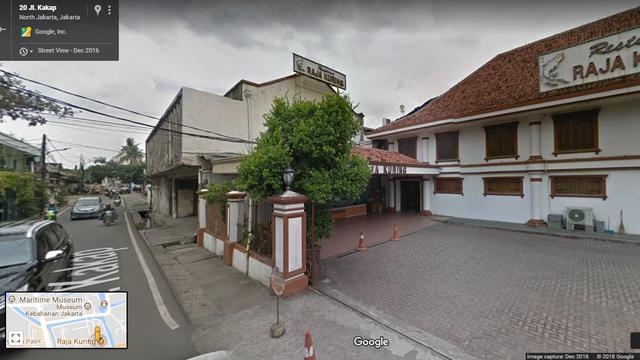 Gedung di antara Restoran Galangan VOC dan Raja Kuring Kota Tua