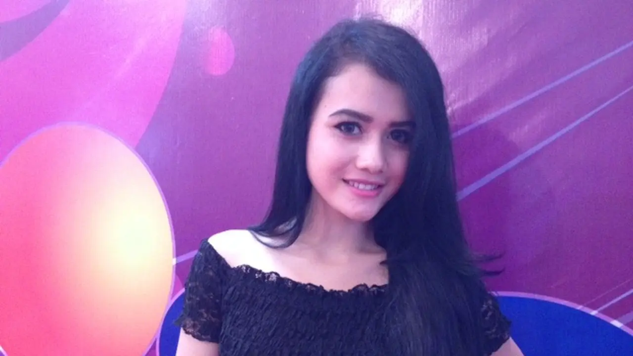 Yashinta Micel 2014