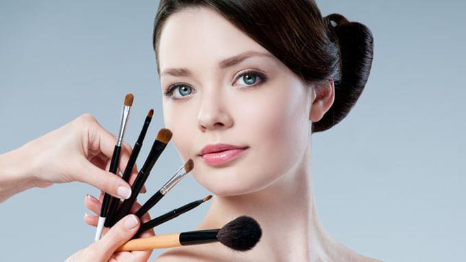 Tips Make Up Cantik  Untuk Hadiri Acara Resepsi Ala MUA 