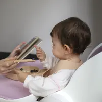 Anak gemar bergerak, melompat, atau menyentuh berbagai benda sedang mencari stimulasi sensorik tambahan. (Foto/Dok: Magnific)