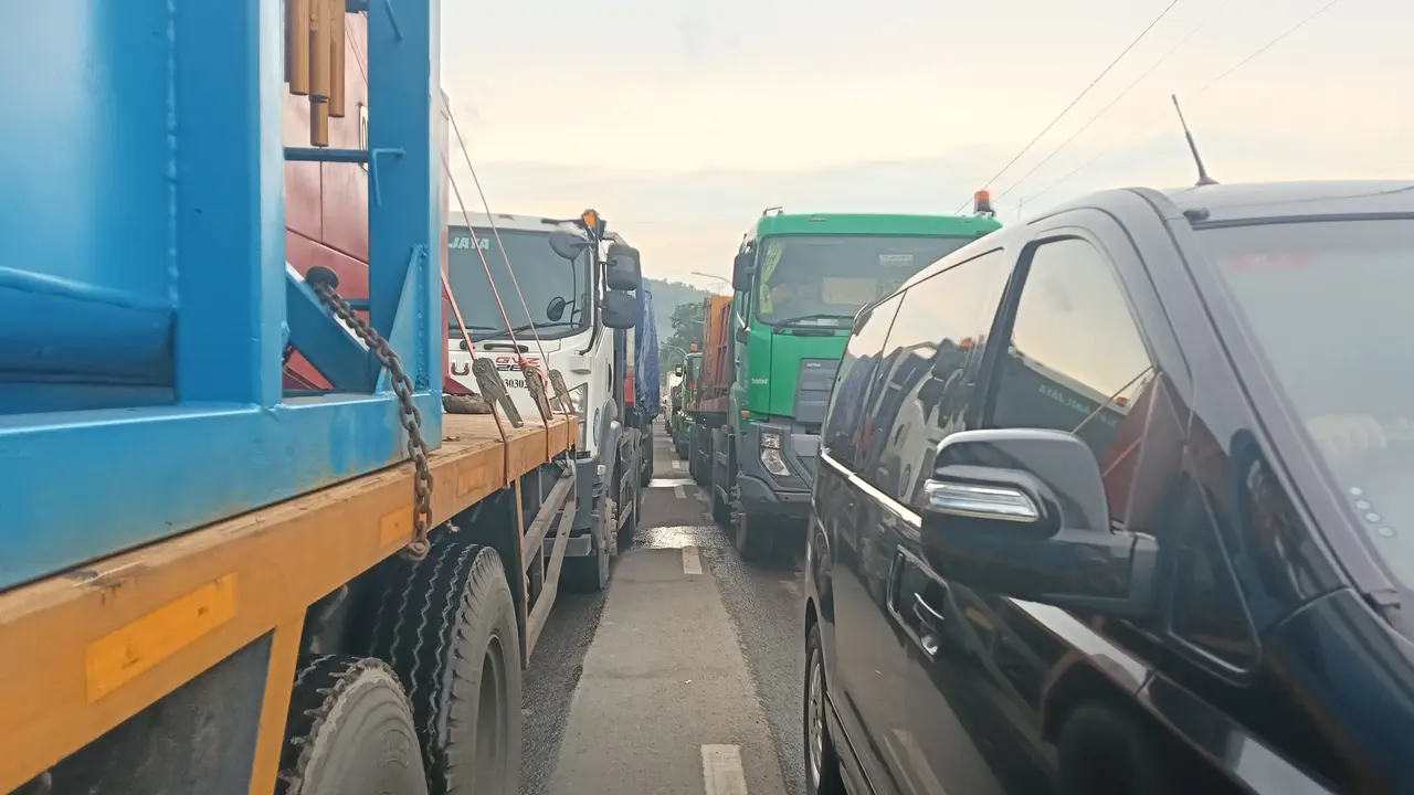 Macet pelabuhan Merak
