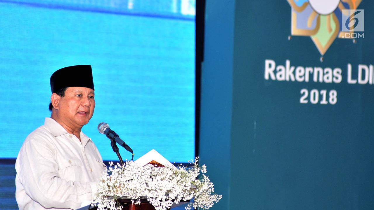 Kehangatan Prabowo Subianto Saat Hadiri Rakernas LDII