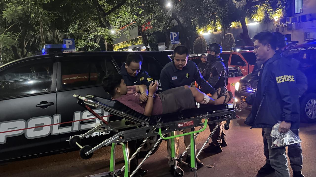 Polisi Tembak Kaki Pelaku Pencurian Viral Tenteng Senpi di Parkiran RSIA Duren Sawit