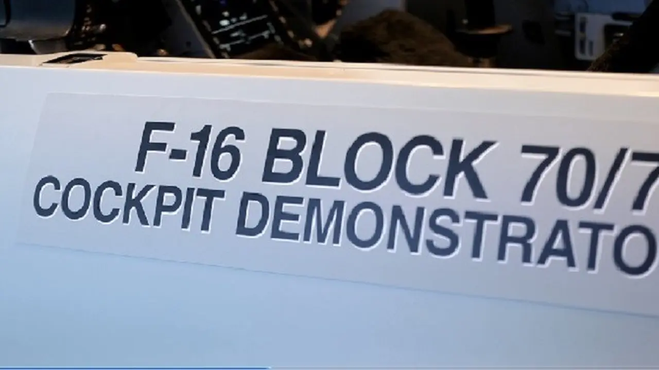 Simulator Cockpit F16