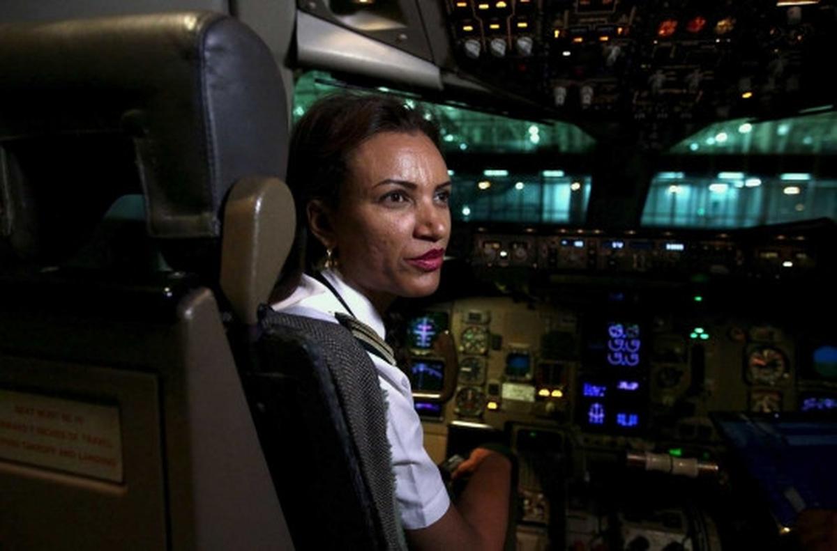 Keren, kru di penerbangan Ethiopian Airlines ini wanita semua