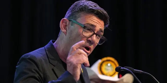 Sosok Andy Burnham, Penggemar Musik Indie Kini Jadi PM Inggris
