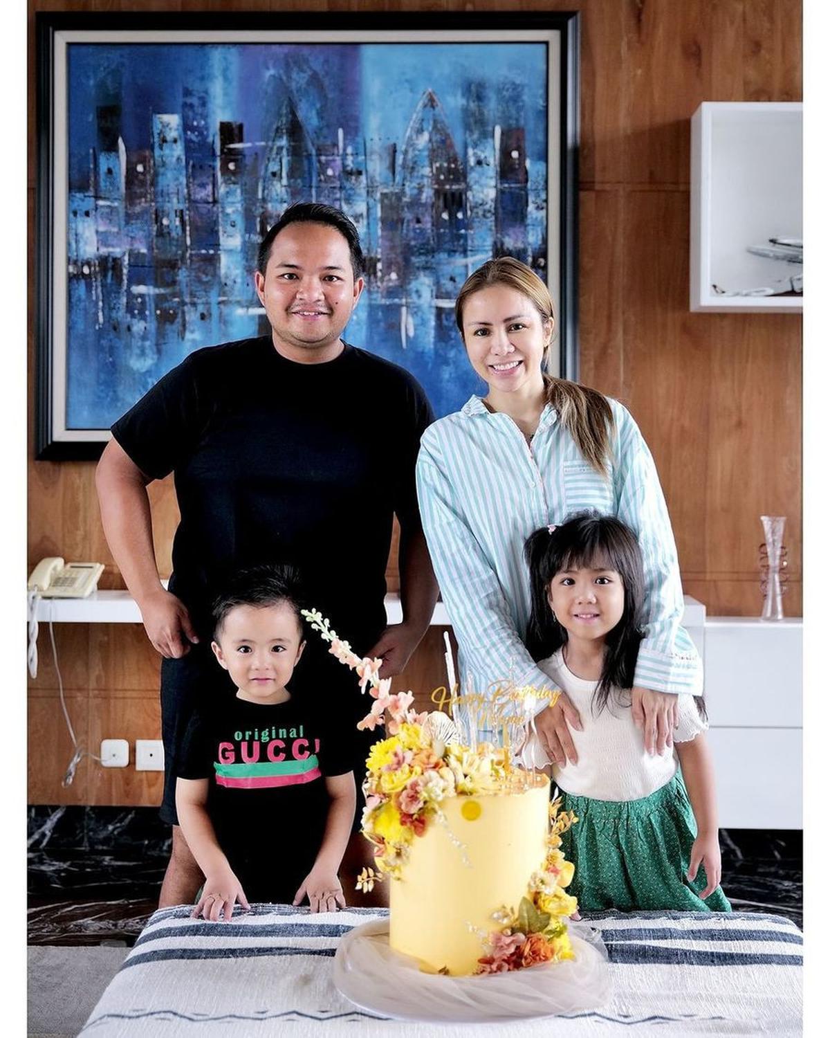 Begini Sumber Penghasilan Suami Momo Eks Geisha, Punya Usaha Furniture yang Sukses