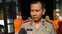 Kapolrestabes Bandung Kombes Winarto‎ menjelaskan seputar Operasi Tangkap Tangan (OTT) oleh Propam Polda Jabar. (Liputan6.com/Aditya Prakasa)