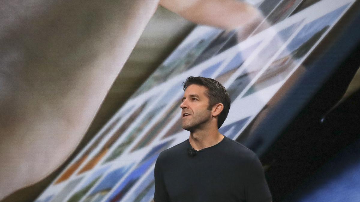 Perjalanan Karier John Ternus, CEO Baru Apple Pengganti Tim Cook