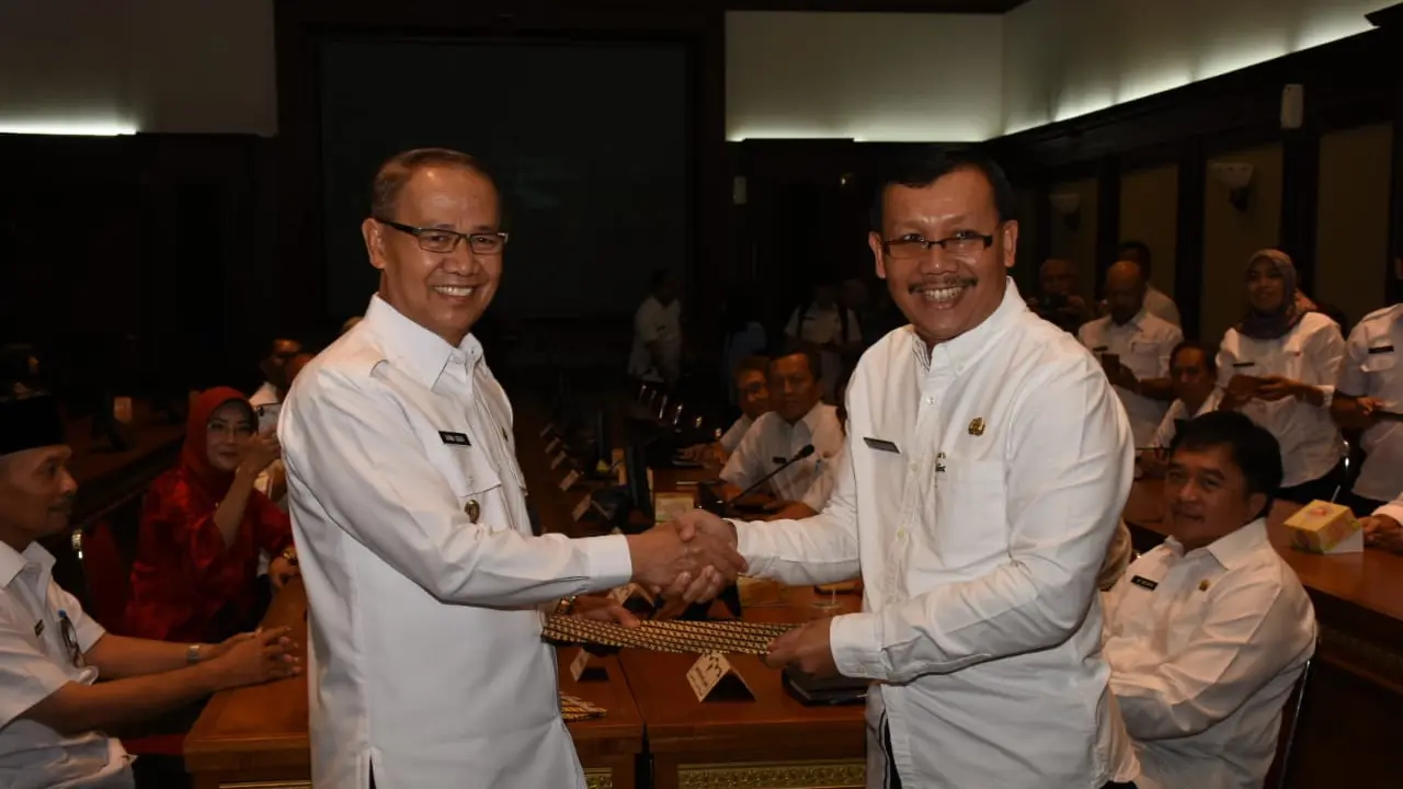 Bongkar pasang Bupati diduga korupsi
