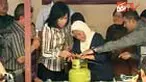 Pertamina kini semakin gencar melakukan sosialisasi penggunaan elpiji ukuran tiga kilogram di berbagai daerah. Sembilan juta tabung elpiji impor ditarik dari peredaran. 