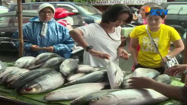 Sajian Ikan Bandeng Tradisi Imlek di Rawa Belong