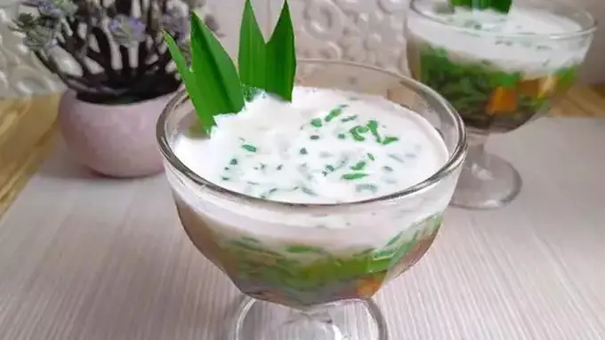 Cara Mudah Membuat Cendol Tanpa Ribet, Cuma Pakai Saringan