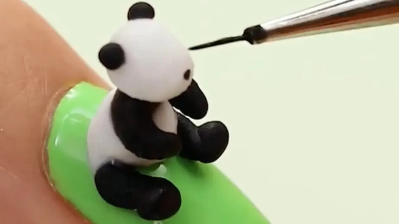 Nail Art Super Gemas! Ada Panda di Atas Kuku
