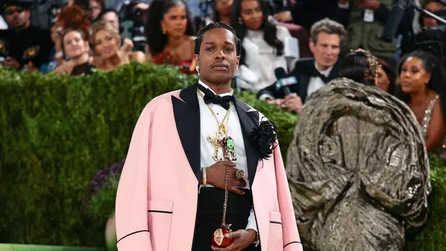 Adu Gaya Rihanna Versus Beyonce di Met Gala 2026, Sama-sama Berkilauan