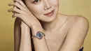 Dalam rilis yang diterima Fimela, Gong Hye Jin mengenakan koleksi jam tangan ikonik Piaget, Limelight Gala.  [Dok/Piaget]