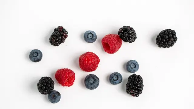 Ilustrasi buah beri/freepik.com/wirestock