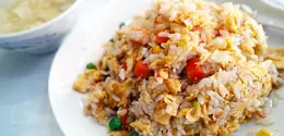 nasi goreng telur (sumber: pixabay)