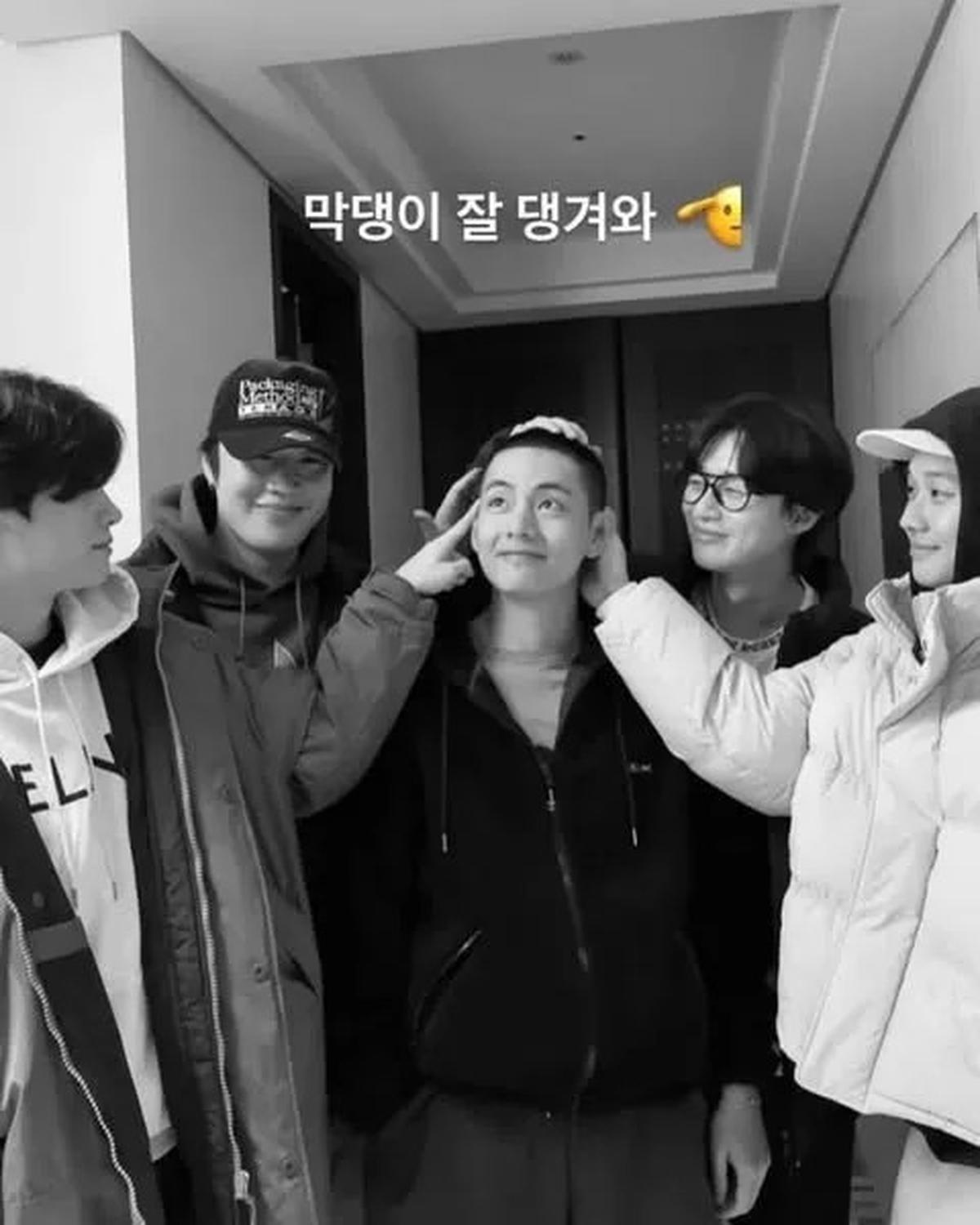 V BTS Pulang Wamil, Wooga Squad Menyambut Anak Kesayangan Para Hyung