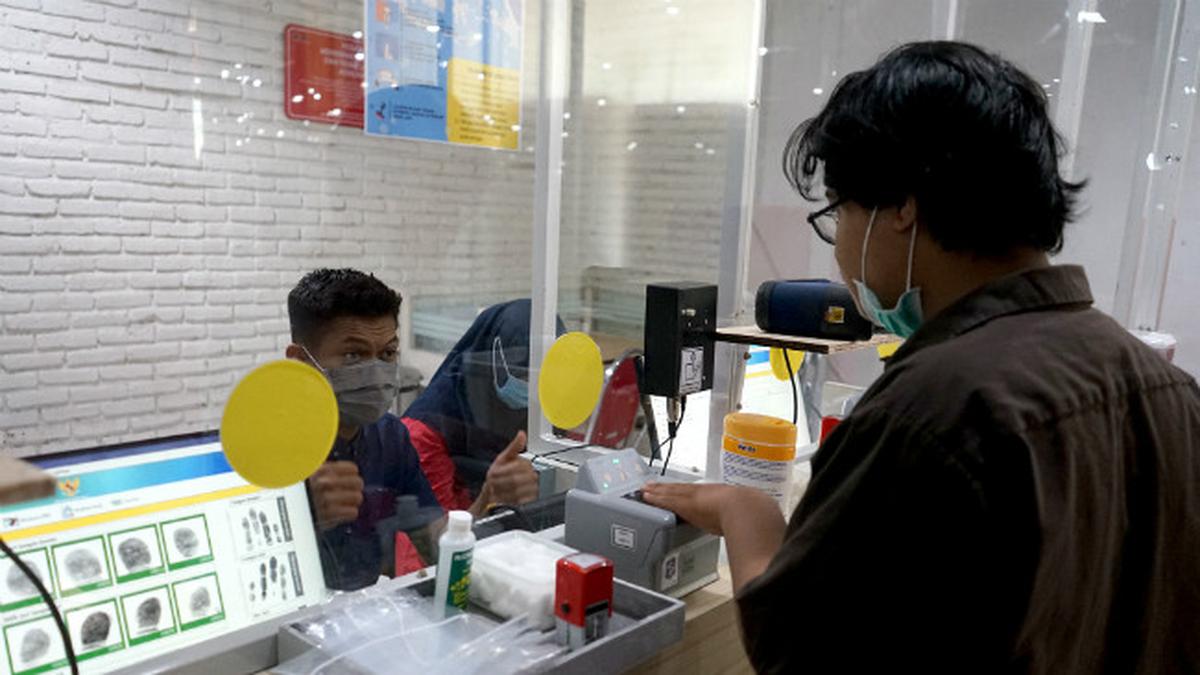 Dispendukcapil Surabaya Undang 71 Ribu Warga untuk Merekam KTP Elektronik