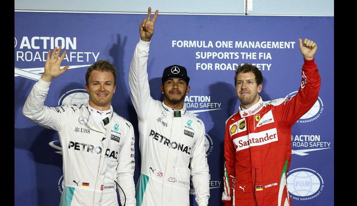 Inilah tiga pebalap yang menempati tiga posisi teratas, Nico Rosberg, Lewis Hamilton (tengah), dan Sebastian Vettel (kanan), dalam kualifikasi F1 GP Bahrain di Sirkuit Internasional Sakhir, Bahrain, Sabtu (2/4/2016). (Bola.com/Twitter)