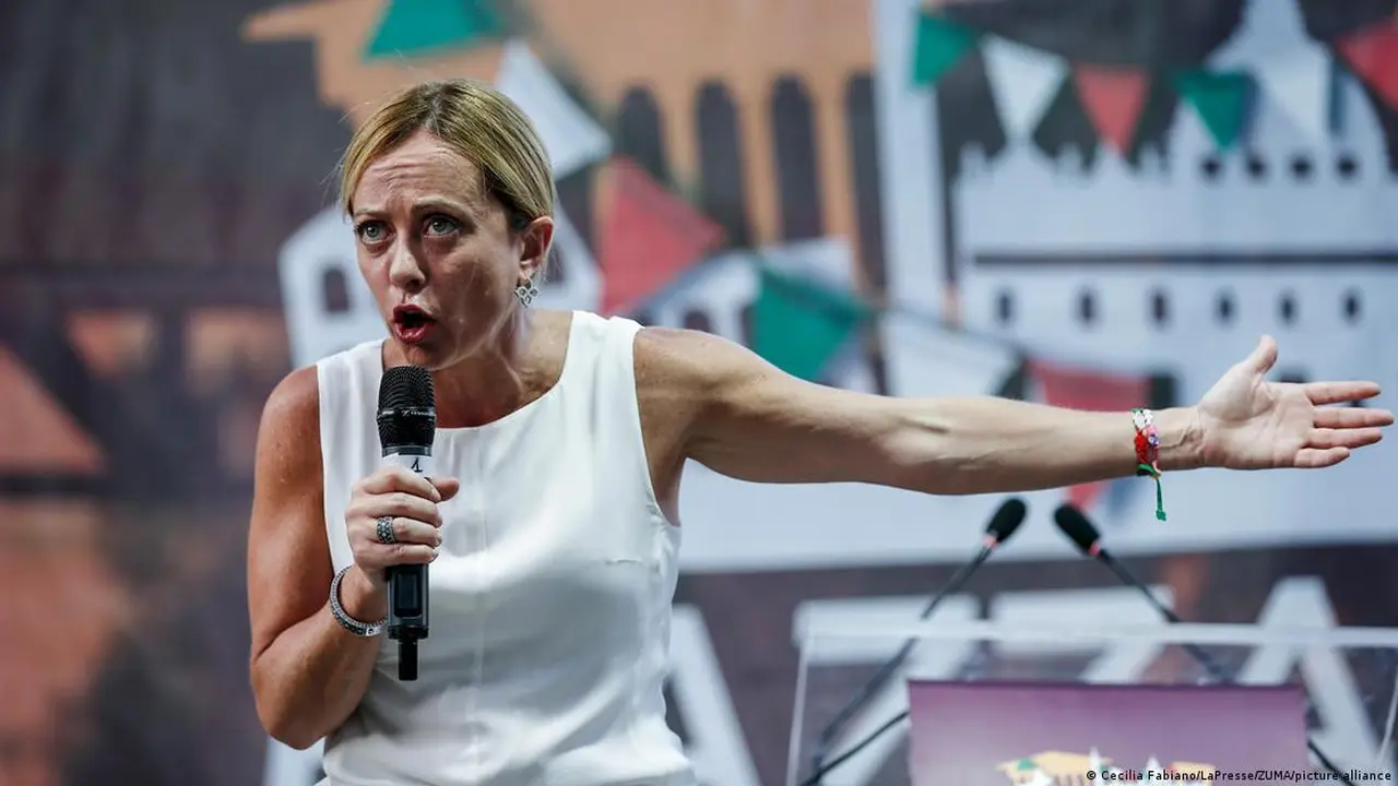 Giorgia Meloni berpidato dengan penuh percaya diri. (Zuma)