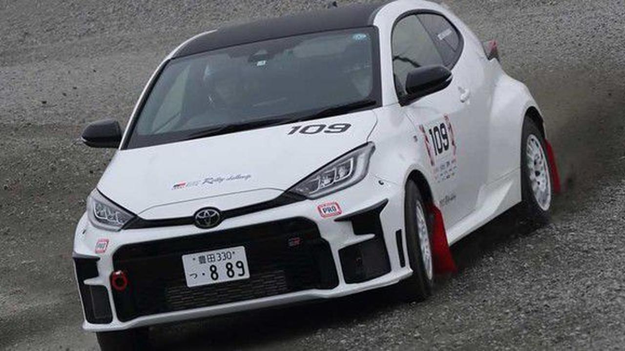 Toyota GR Yaris bertransmisi otomatis sedang diuji balap offroad