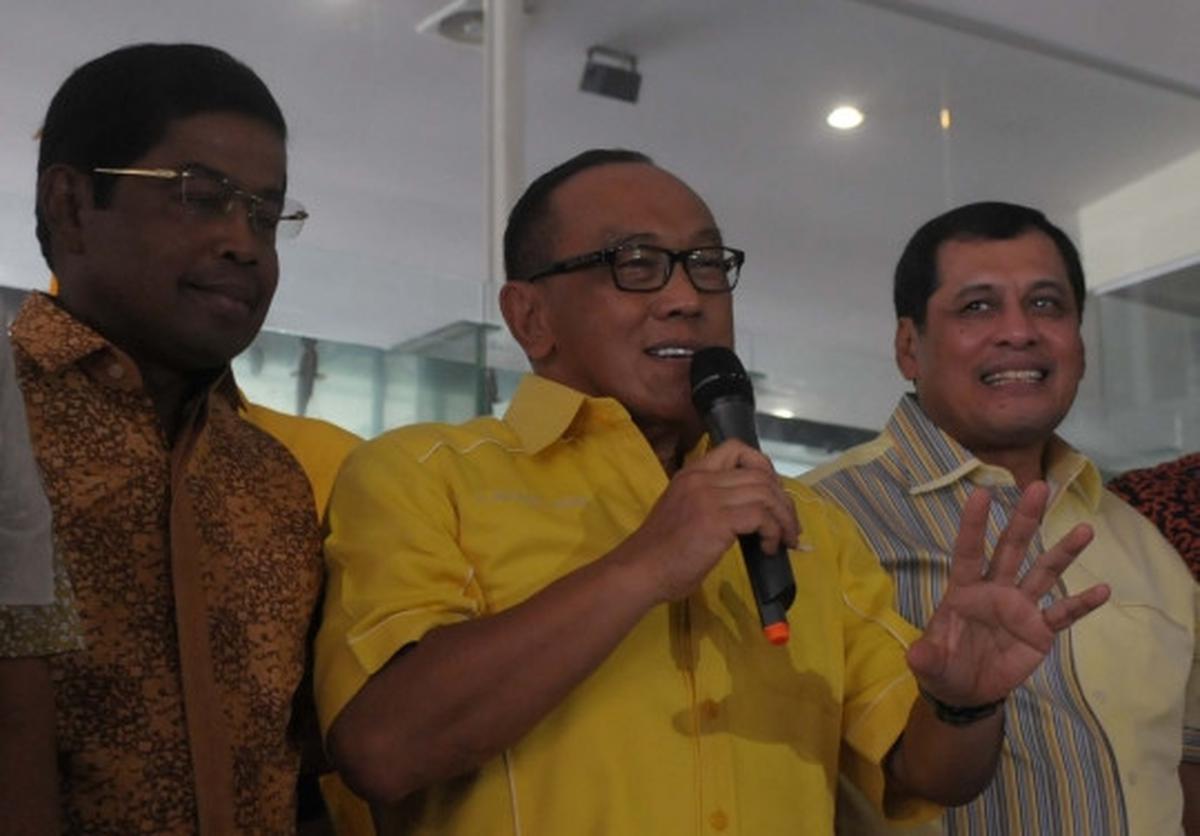 Ekspresi semringah Ical tanggapi putusan MA soal kisruh Golkar
